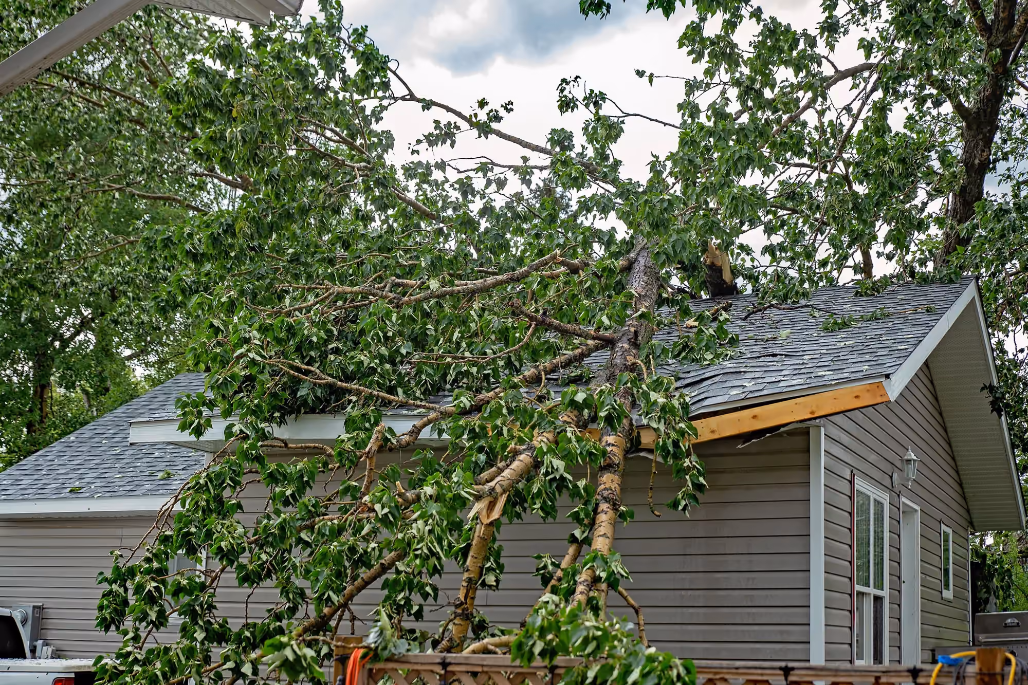Emergency Roof Repair on a central Kentucky property